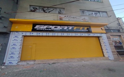 Garanta uma maior segurança para o seu estabelecimento com uma porta de aço comercial